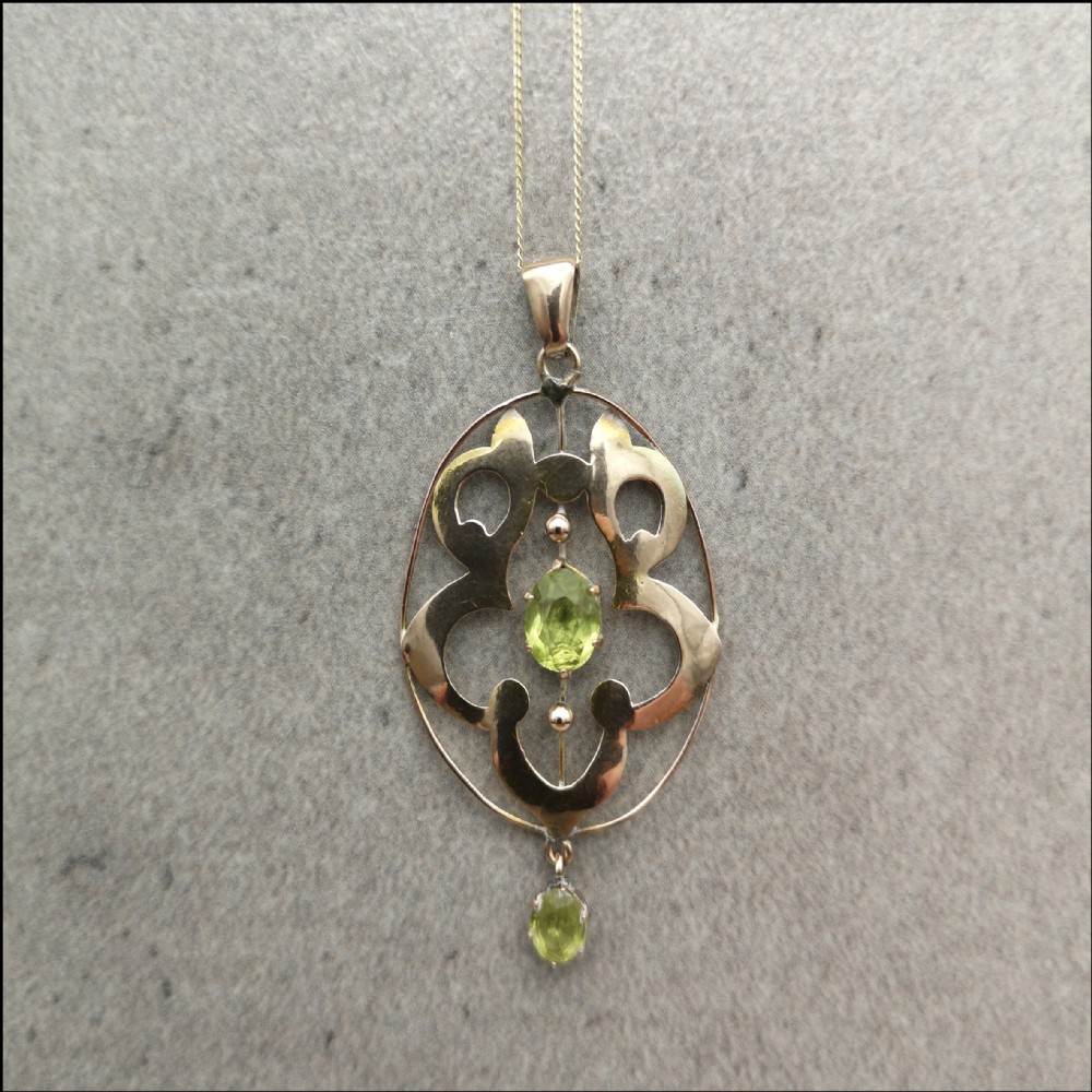 9ct Gold Edwardian Peridot Lavalier Necklace