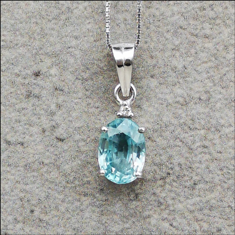 18ct Gold Blue Zircon Diamond Pendant and Chain