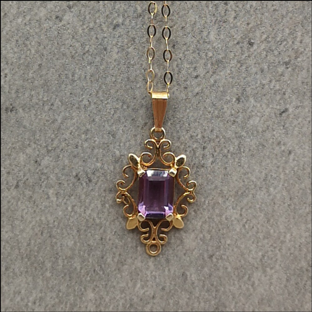 9ct Gold Amethyst Pendant and Chain