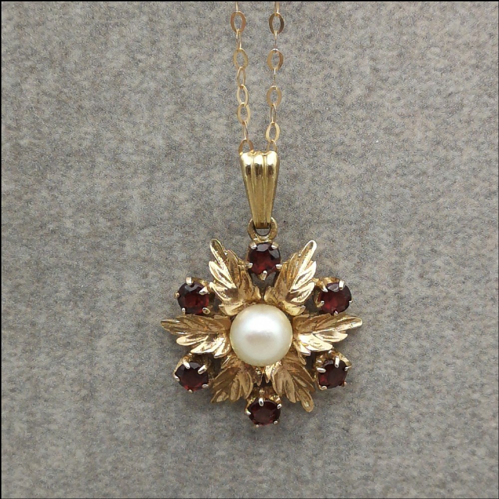 9ct Gold Garnet & Cultured Pearl Pendant with Chain