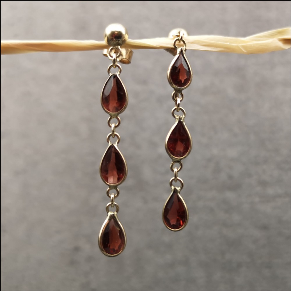 9ct Gold Pair of Garnet Drop Earrings
