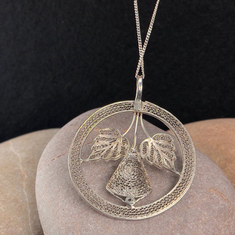 Antique Art Deco Floral & Leaf Silver Round Lace Pendant Necklace View VI