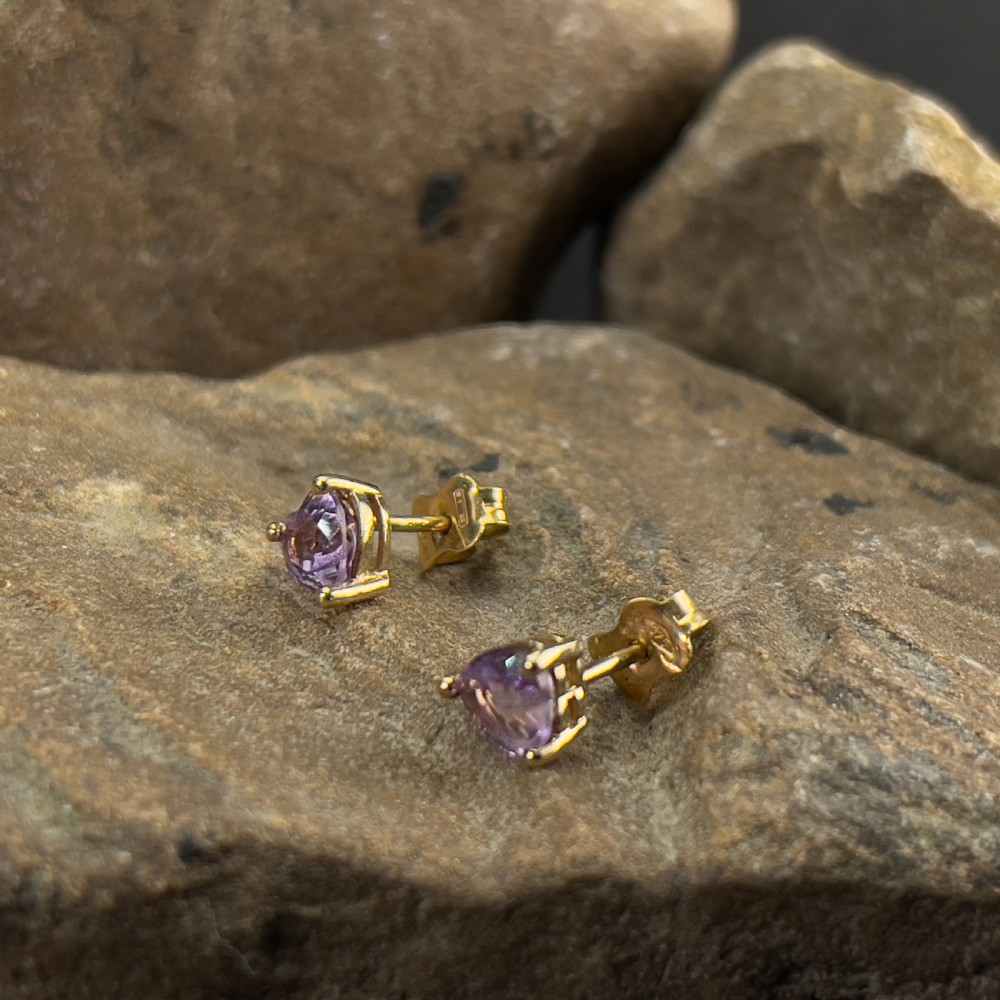 9ct Gold Amethyst Heart Stud Earrings
 View VIII