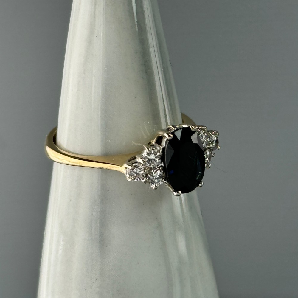 18ct Gold Oval Cut Sapphire & Diamond Cluster Ring View VII