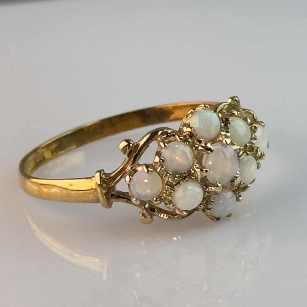 9ct Gold Vintage Opal Cluster Ring