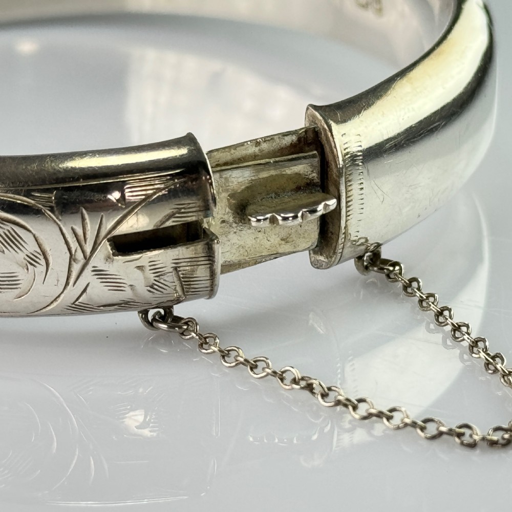 Victorian Silver Scroll Effect Hinged Bangle c.1891 View VII