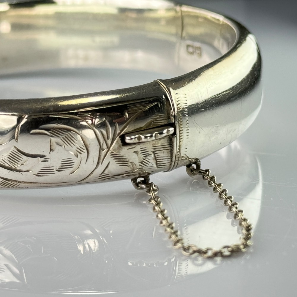 Victorian Silver Scroll Effect Hinged Bangle c.1891 View VIII