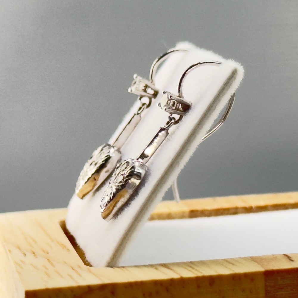 18ct White Gold Sweetheart Dangly Earring View II