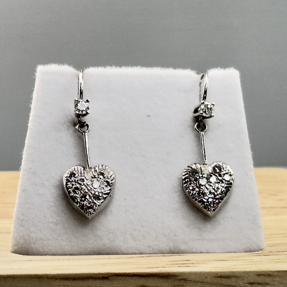 18ct White Gold Sweetheart Dangly Earring View IV