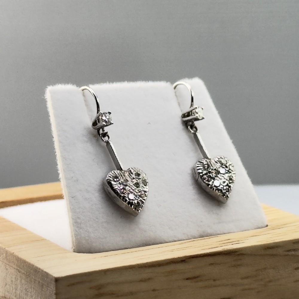 18ct White Gold Sweetheart Dangly Earring View V