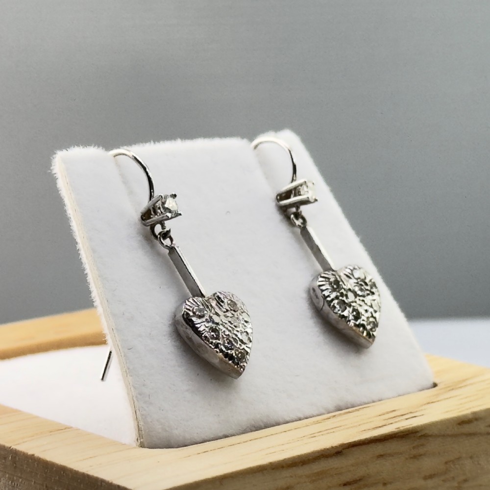 18ct White Gold Sweetheart Dangly Earring View VI