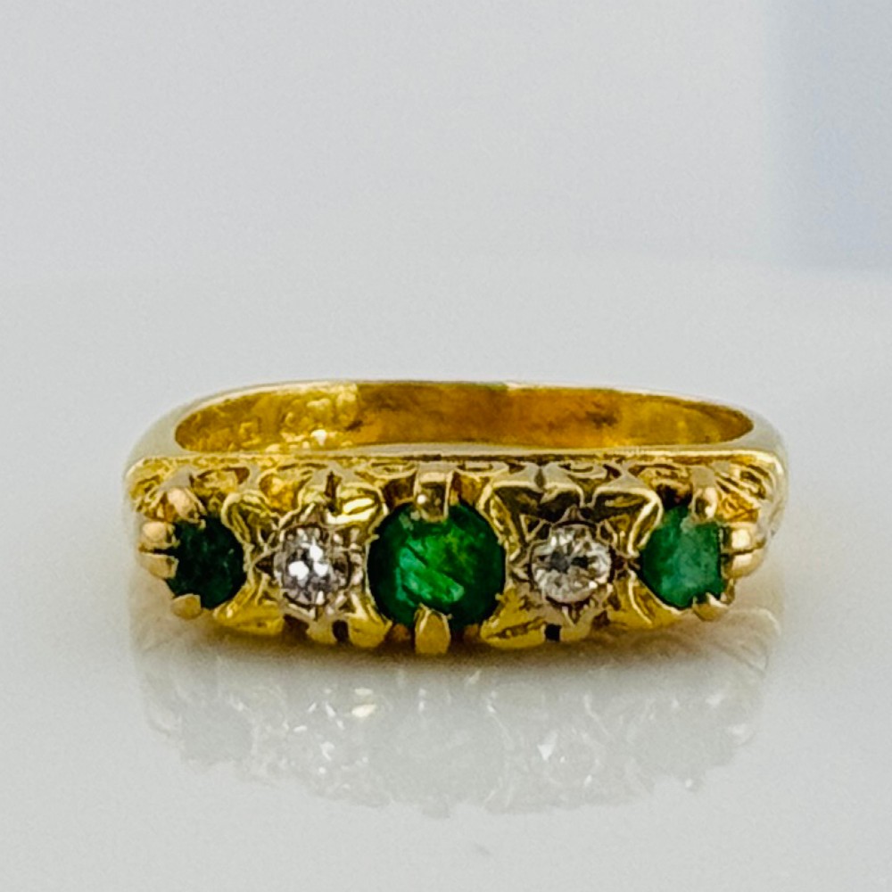 18ct Gold Diamond & Emerald Ring c.1912