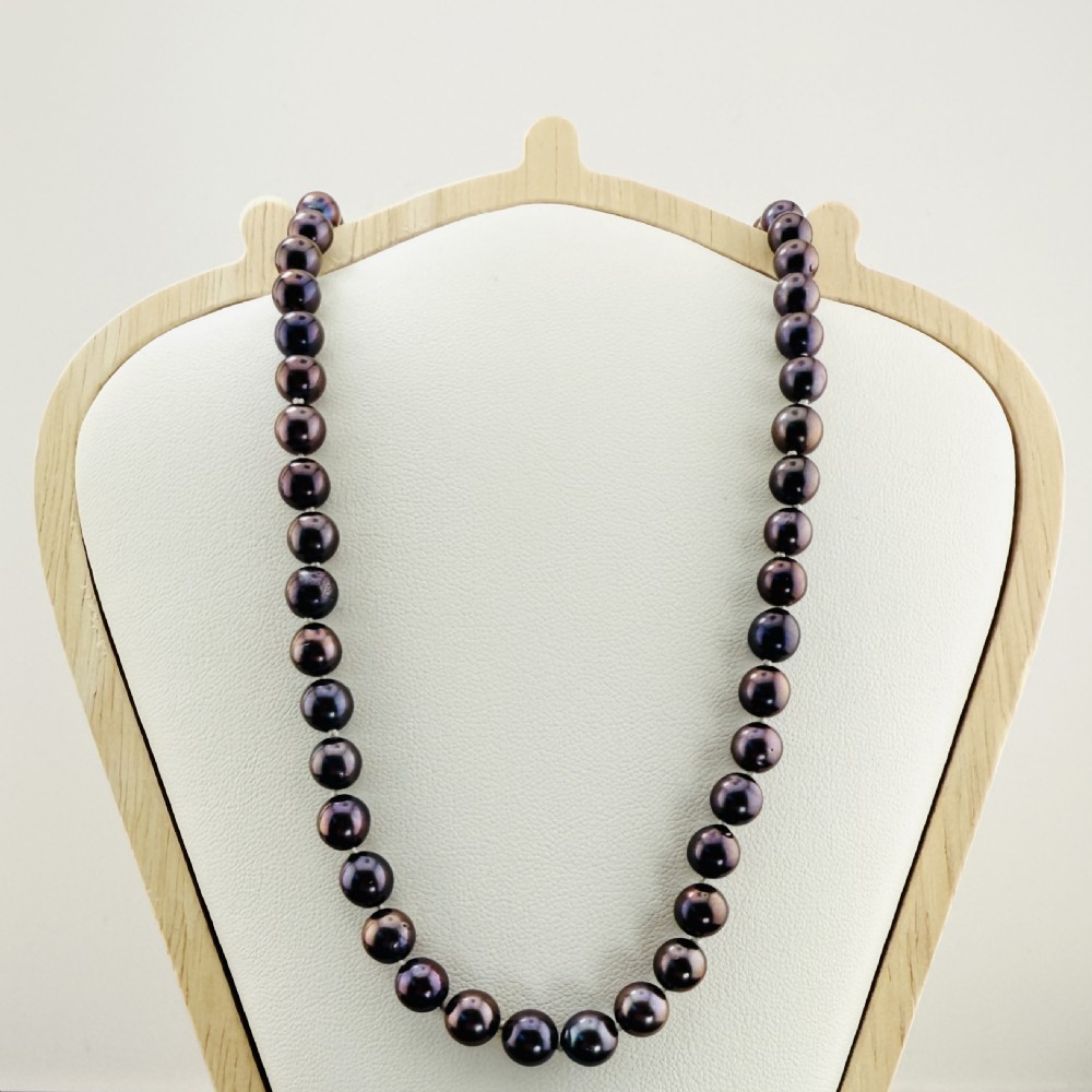14ct Gold Clasped Purple Cultured Pearl Necklace  View V