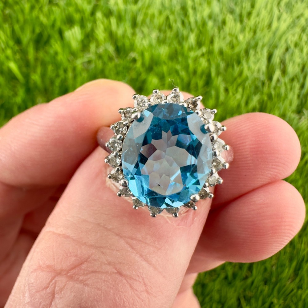 18ct Gold Blue Topaz and Diamond Cluster Ring View VII