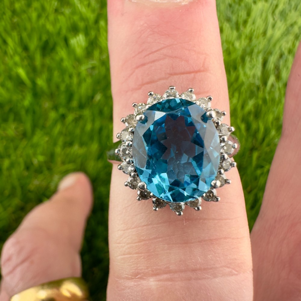 18ct Gold Blue Topaz and Diamond Cluster Ring View VIII