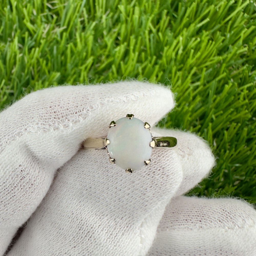  9ct Gold Vintage Cabochon Opal Solitaire Ring