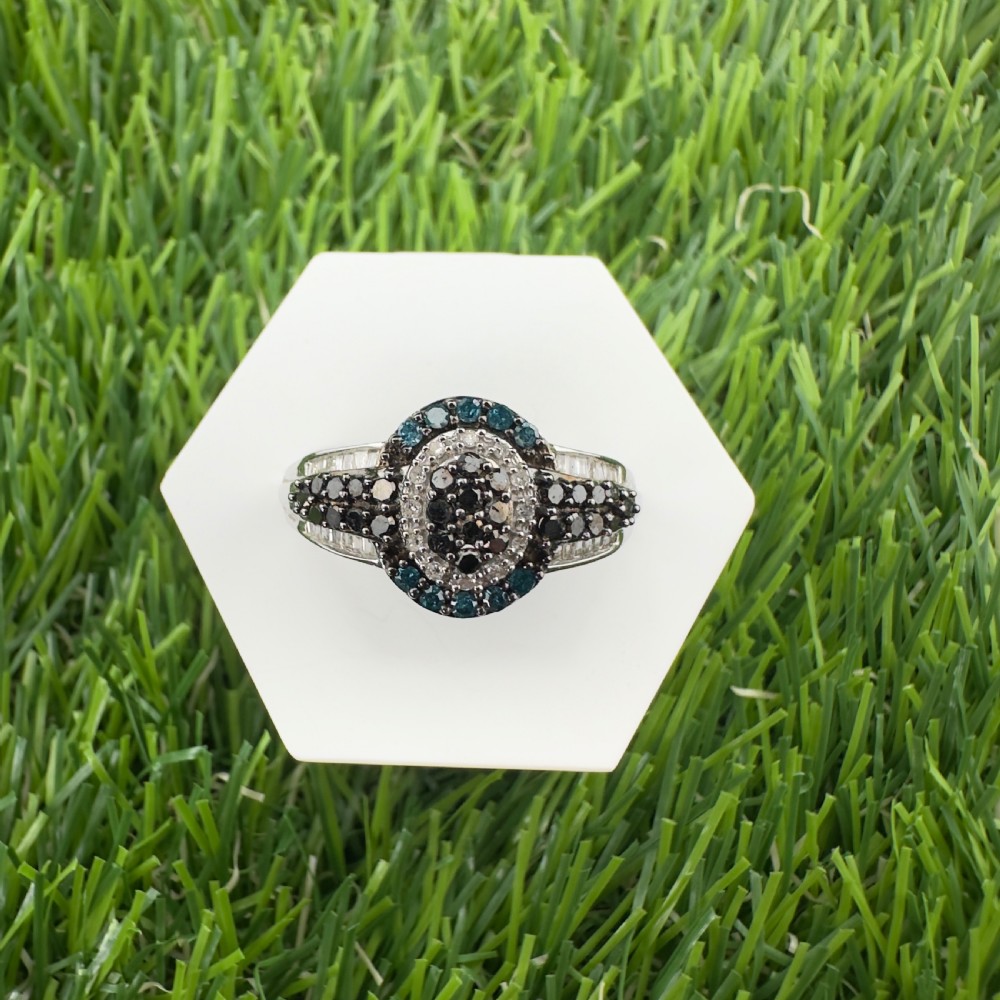 9ct White Gold Vintage Blue and White Natural Diamond (1.00ct) Cluster Ring View VII