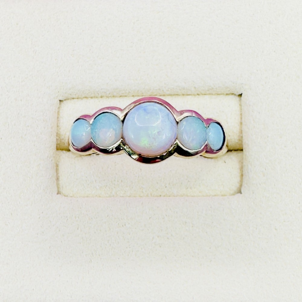 9ct Gold Vintage Five Stone Graduating Opal Ring