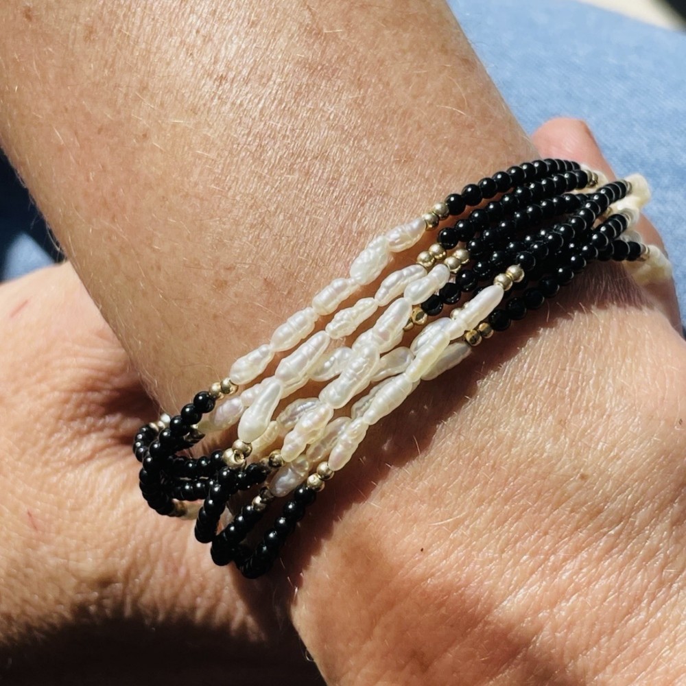 14ct Gold Black Onyx and Baroque Pearl Seven Strand Beaded Bracelet