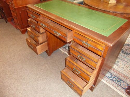 VICTORIAN OAK LEATHER TOP WRITING DESKVICTORIAN OAK WRITING DESK - ADDITIONAL PHOTO 3