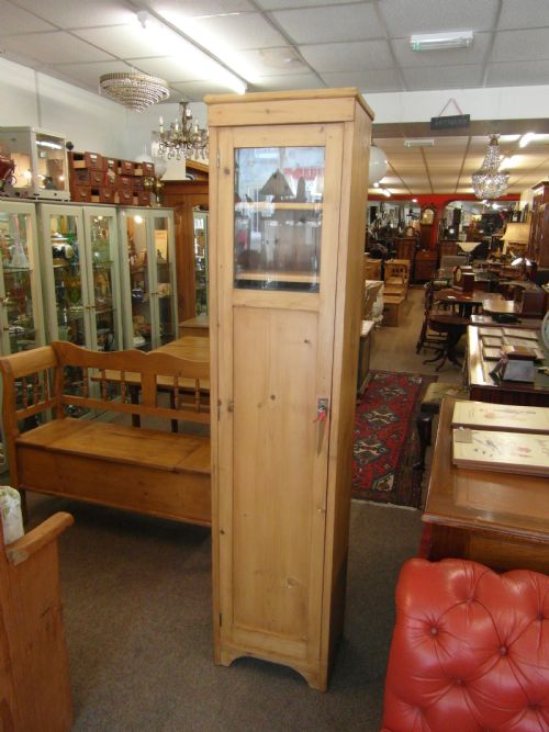 1900S TALL PINE CABINET WITH GLAZED PANEL - ADDITIONAL PHOTO 4