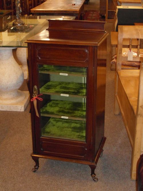 victorian mahogany music cabinet - CATEGORY: ANTIQUE CABINETS - DATED VICTORIAN