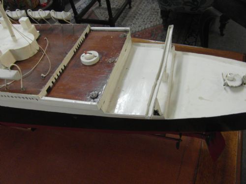 QUEEN MARY CUNARD WHITE STAR LINE WORKING MODEL SHIP - ADDITIONAL PHOTO 1
