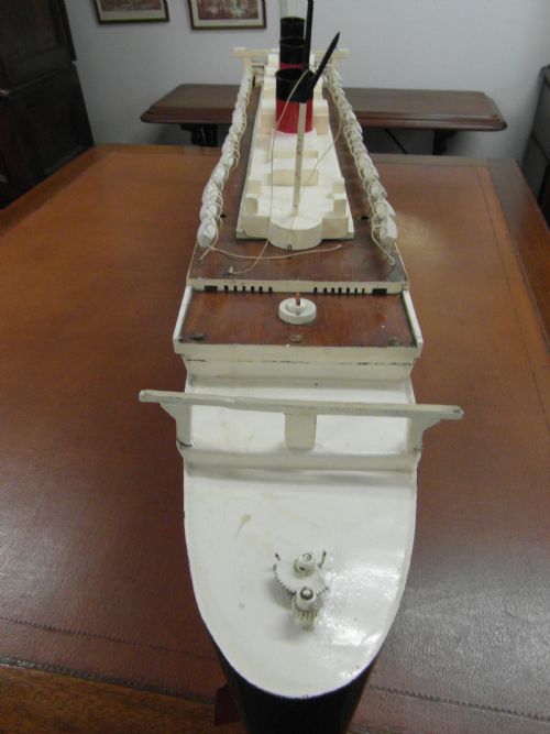 QUEEN MARY CUNARD WHITE STAR LINE WORKING MODEL SHIP - ADDITIONAL PHOTO 3