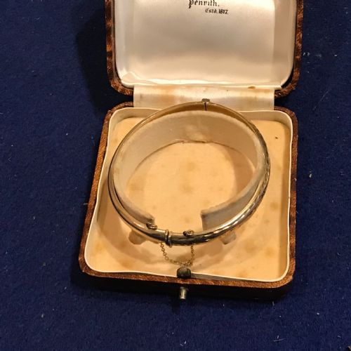 Lady’s 9 Ct Hallmarked Gold  Bracelet