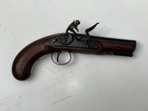 A RARE FLINTLOCK OVERCOAT PISTOL FOR AN INSPECTOR OF MAIL COACHES - ADDITIONAL PHOTO 11