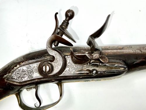 FLINTLOCK PISTOL 1650 - ADDITIONAL PHOTO 2