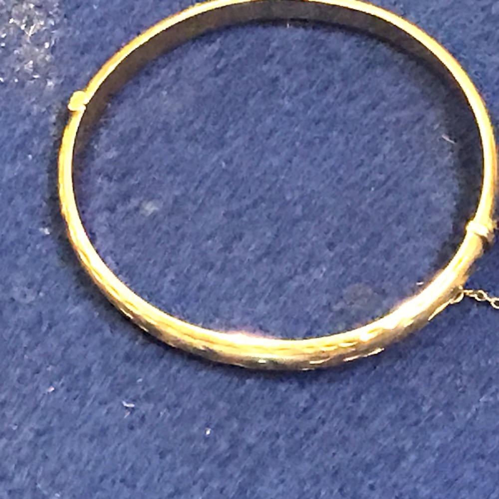 Lady’s 9 ct hallmarked Gold  bracelet  View XII