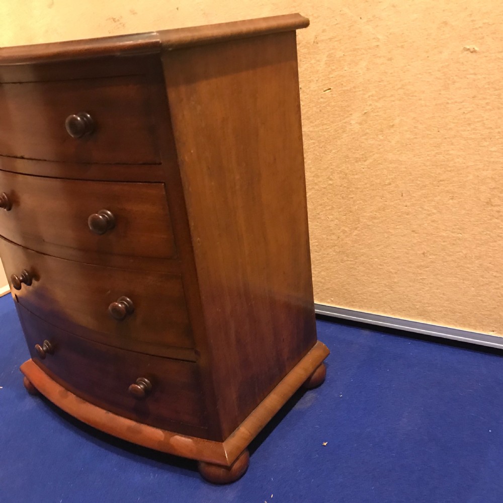 Apprentice chest of bow front drawers Victorian  View IV