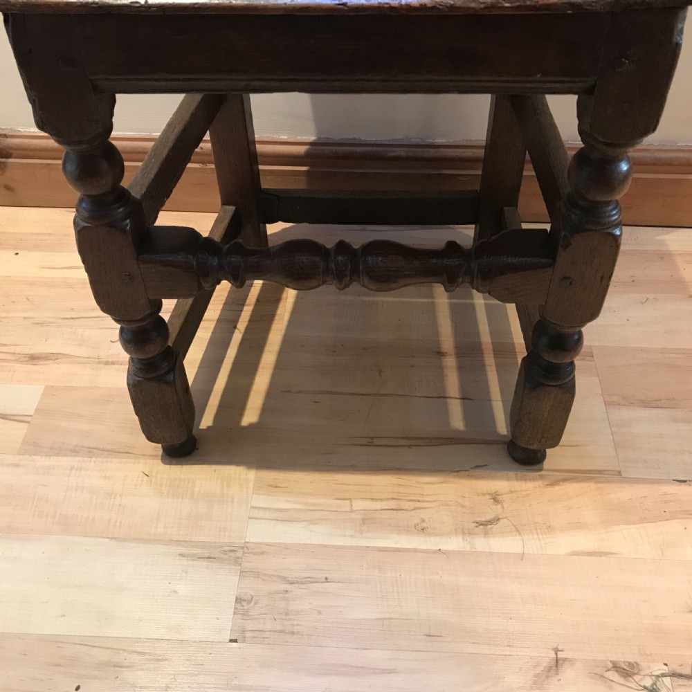 1680’s oak pegged chair View II