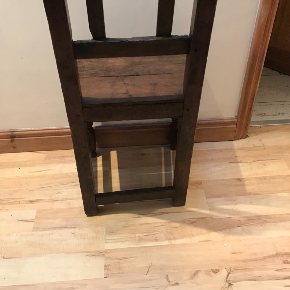 1680’s oak pegged chair View XII