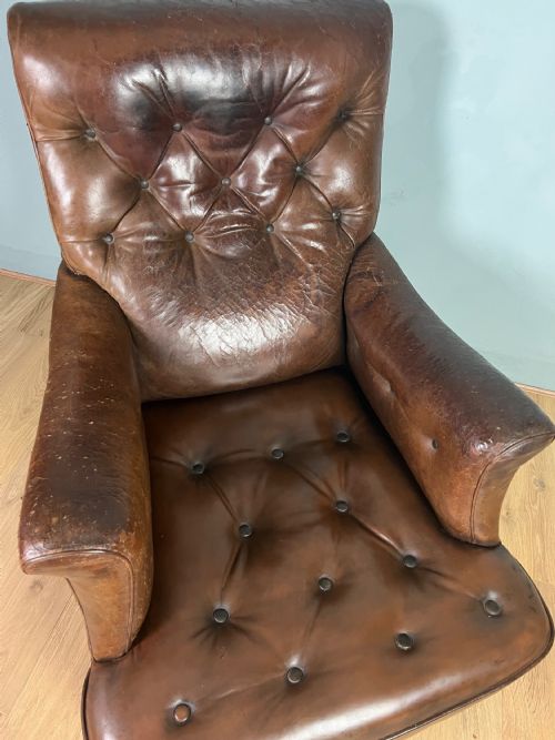 LEATHER ARMCHAIR CIRCA 1880 - ADDITIONAL PHOTO 2