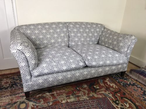 HOWARD AND SONS CHAPLIN MODEL FULLY STAMPED SOFA CIRCA 1880 - ADDITIONAL PHOTO 1