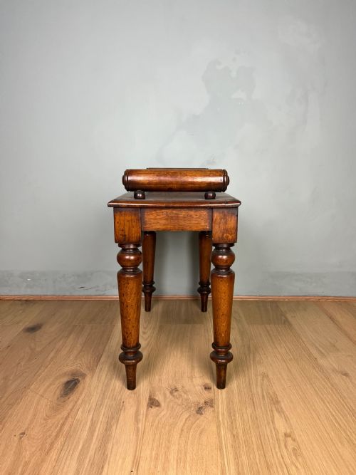 SMALL 19TH CENTURY OAK HALL BENCHSTOOL - ADDITIONAL PHOTO 1