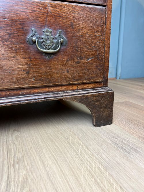 SMALL OAK CHEST OF DRAWER CIRCA 1750 - ADDITIONAL PHOTO 4