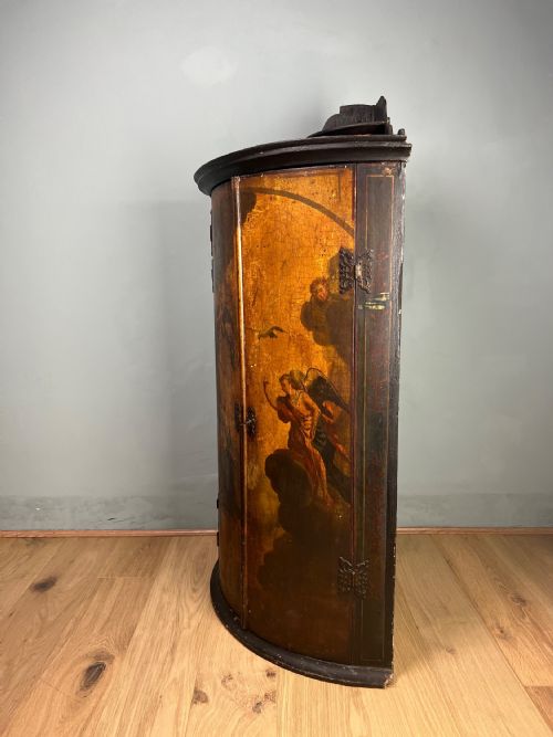 DUTCH PAINTED BOW FRONT CORNER CUPBOARD CIRCA 1750 - ADDITIONAL PHOTO 3