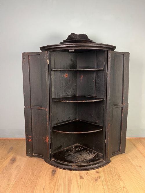 DUTCH PAINTED BOW FRONT CORNER CUPBOARD CIRCA 1750 - ADDITIONAL PHOTO 5