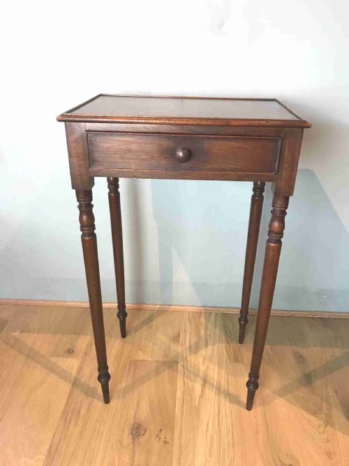 william 4th small mahogany side table - CATEGORY: ANTIQUE TABLES - DATED 19TH CENTURY