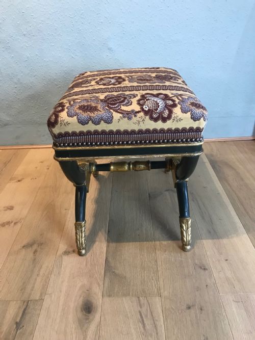 FRENCH PAINTED AND PARCEL GILT X FRAME STOOL - ADDITIONAL PHOTO 2