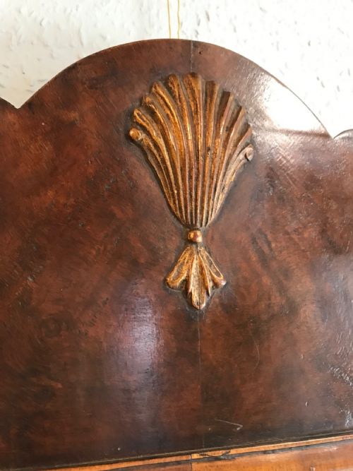 WALNUT QUEEN ANNE STYLE WALL MIRROR CIRCA 1920 - ADDITIONAL PHOTO 2