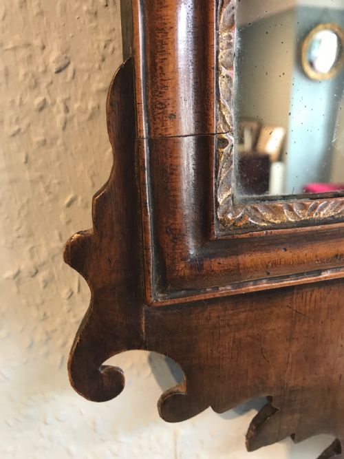 WALNUT QUEEN ANNE STYLE WALL MIRROR CIRCA 1920 - ADDITIONAL PHOTO 4
