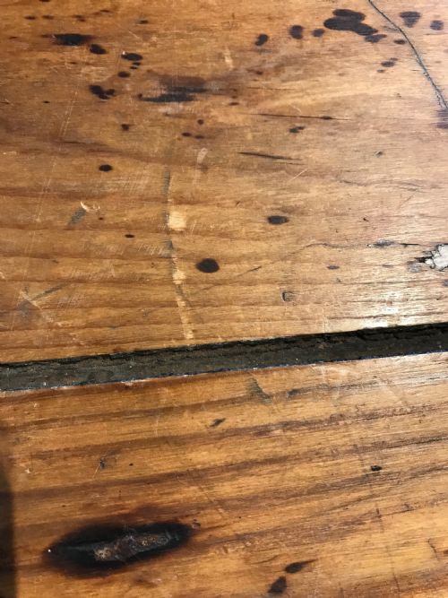 ANTIQUE 19TH CENTURY PINE CRICKET TABLE - ADDITIONAL PHOTO 4