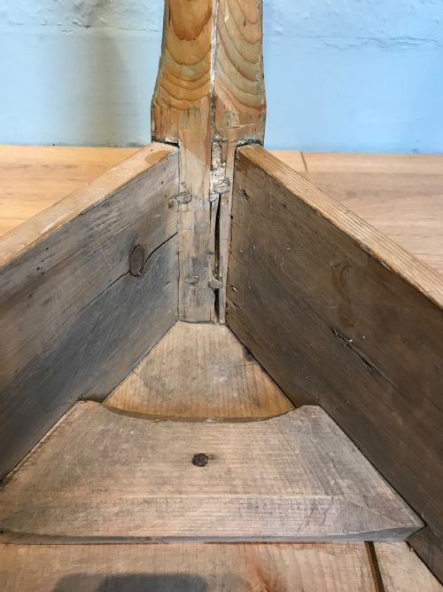 ANTIQUE 19TH CENTURY PINE CRICKET TABLE - ADDITIONAL PHOTO 10