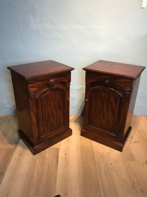 ANTIQUE PAIR OF MAHOGANY PEDESTAL CABINETS - ADDITIONAL PHOTO 2