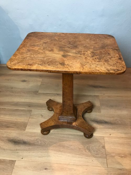 antique burr elm pedestal table - CATEGORY: ANTIQUE TABLES - DATED 19TH CENTURY