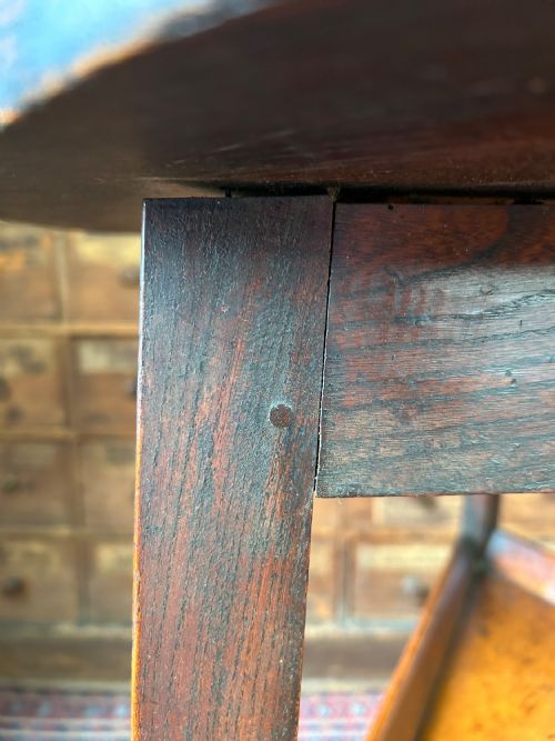 ELM AND FRUITWOOD CRICKET TABLE CIRCA 1790 - ADDITIONAL PHOTO 5